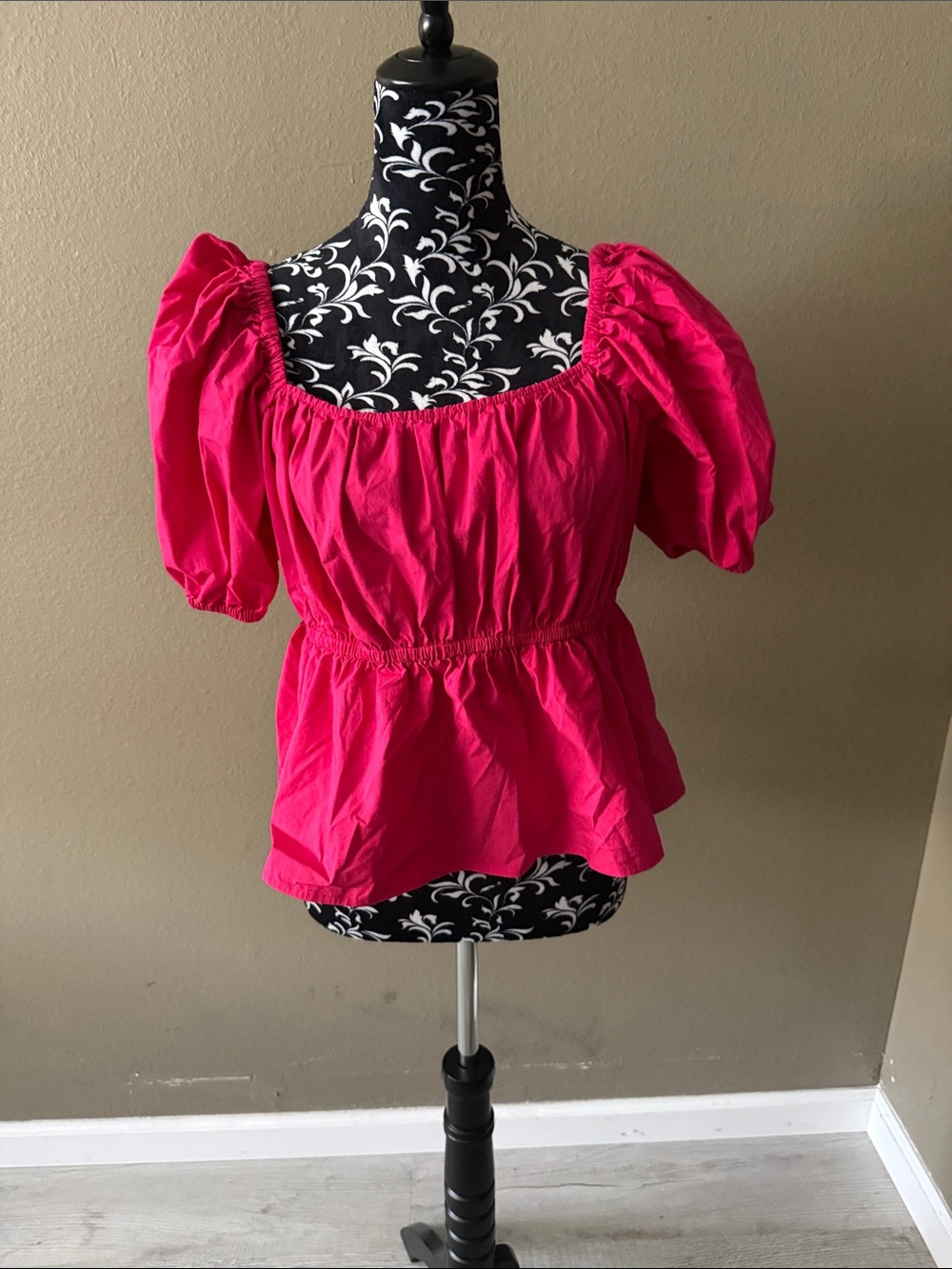 Express Hot Pink Puff-Sleeve Peplum Blouse